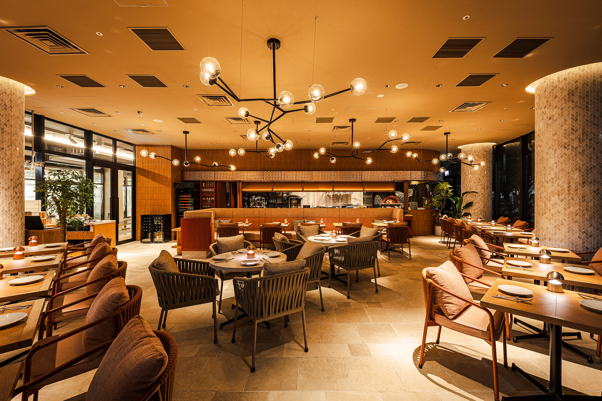 The TRATTORIA SALVATORE CAFE BASEGATE���l�֓�1