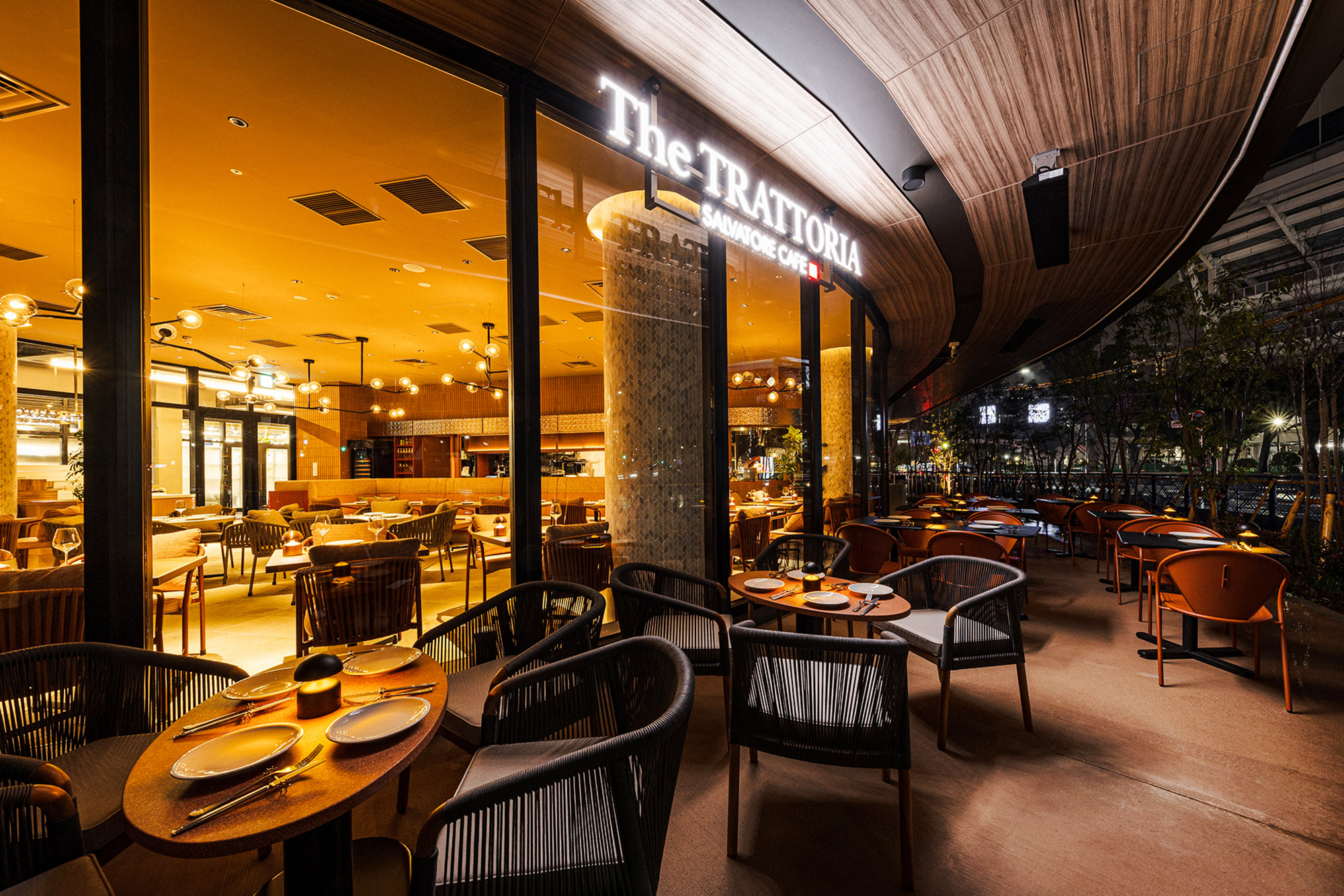 The TRATTORIA SALVATORE CAFE BASEGATE���l�֓�5