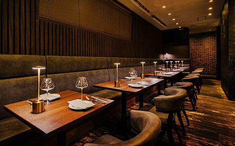 西新宿のピザ・イタリアン ピッツァ サルヴァトーレ クオモ アンド